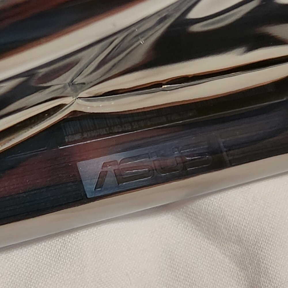 Brand New AMD Radeon 9070 XT - Picture 10 of 11